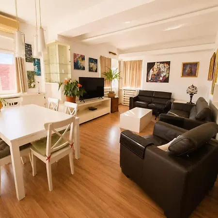 Ultracentral Vintage 3br *