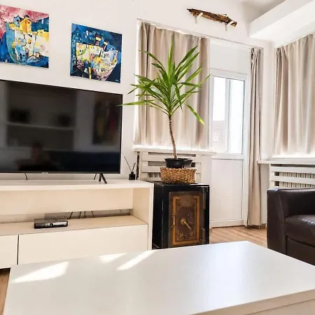 Ultracentral Vintage 3br