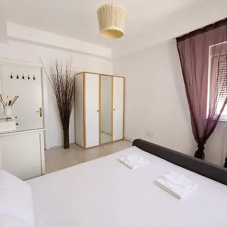 Ultracentral Vintage 3br * Bucureşti