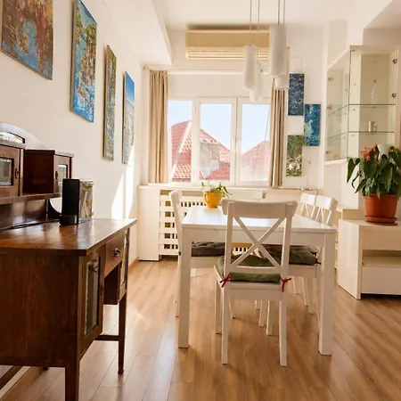 Ultracentral Vintage 3br Bucureşti